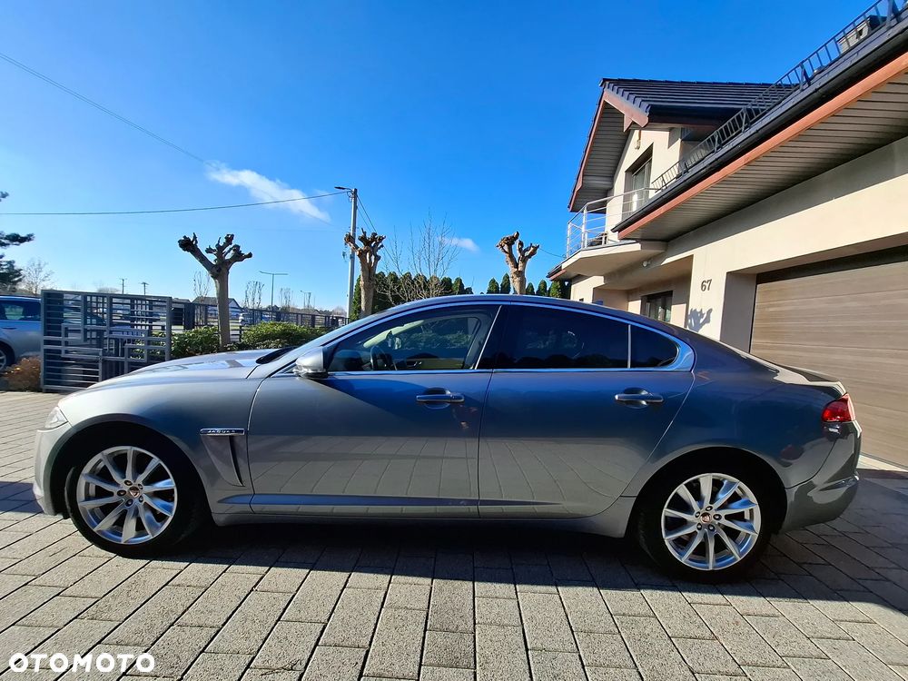 Jaguar XF 2.2 D Premium Luxury - 5
