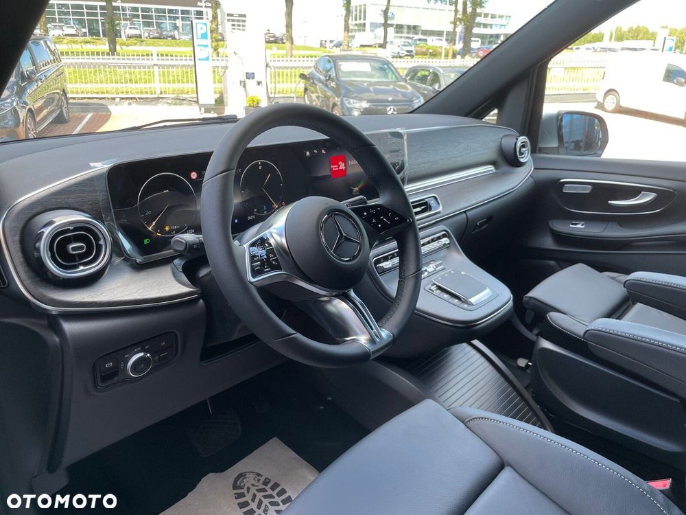 Mercedes-Benz Klasa V - 20