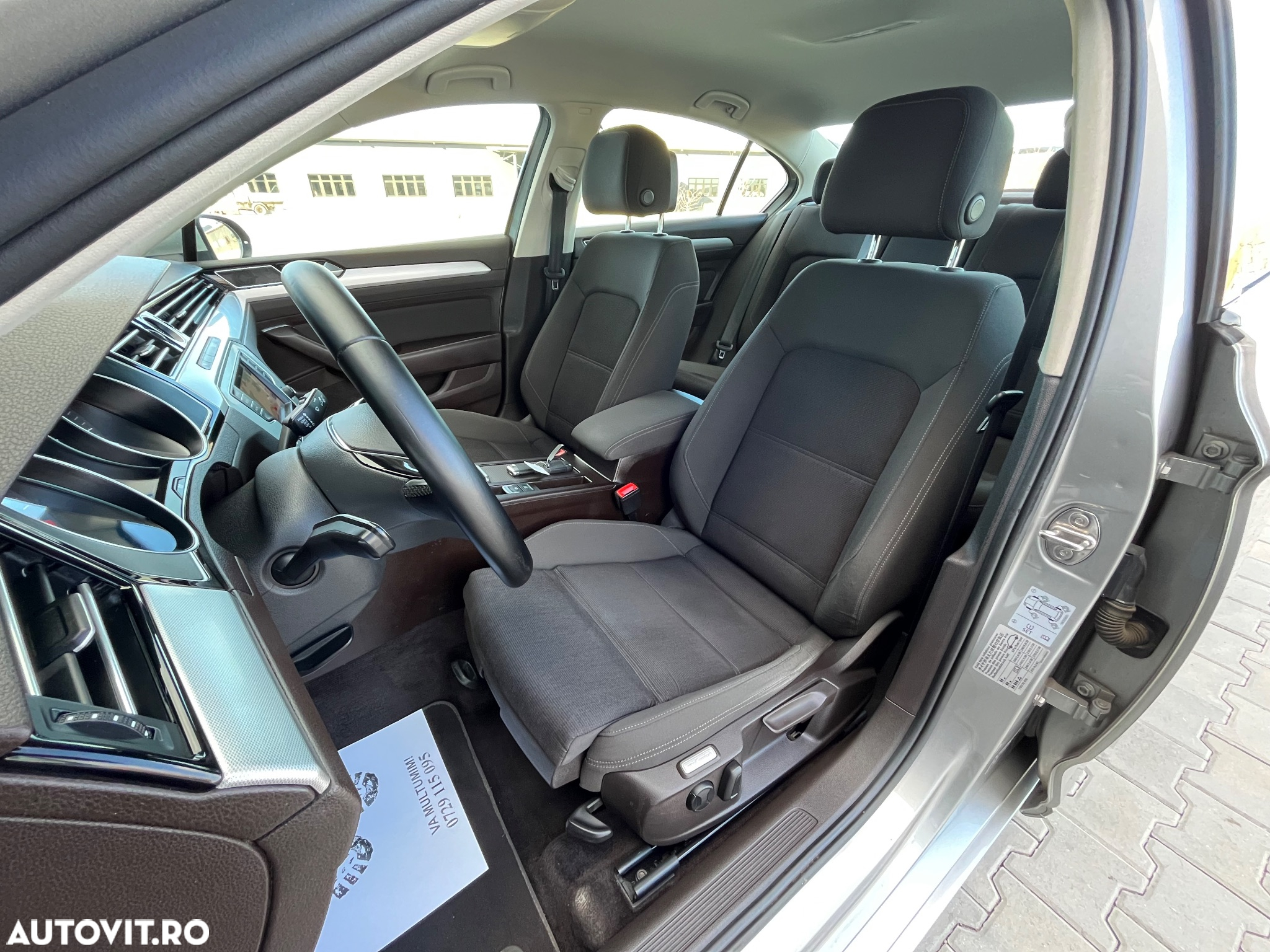Volkswagen Passat 1.6 TDI (BlueMotion Technology) DSG Comfortline - 24