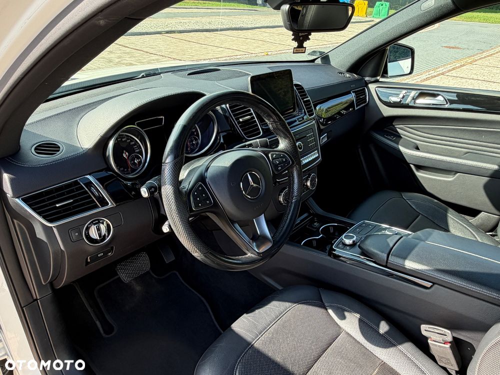 Mercedes-Benz GLE - 30