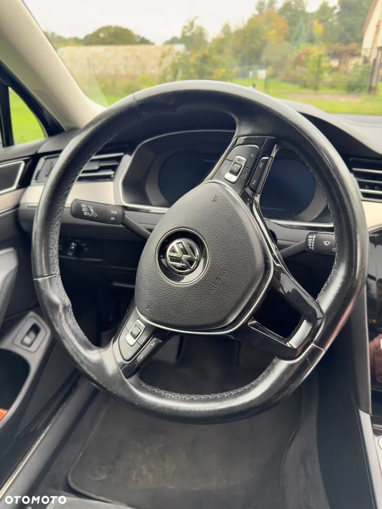 Volkswagen Passat 2.0 TDI SCR Highline - 8