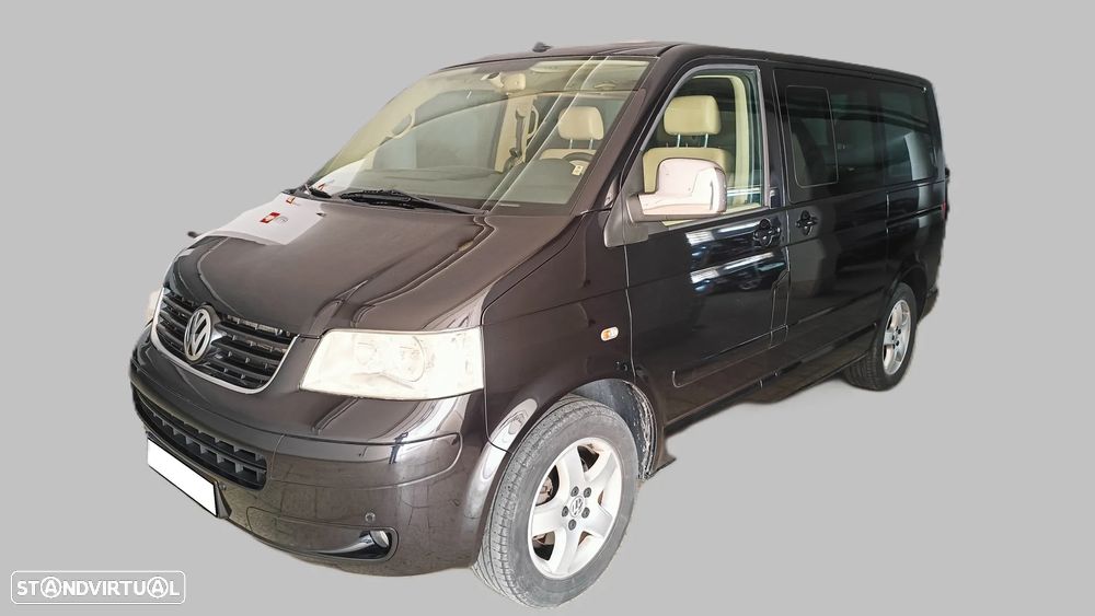 VW Multivan 2.5 TDi Highline - 1