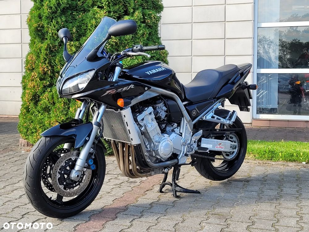 Yamaha FZS - 12