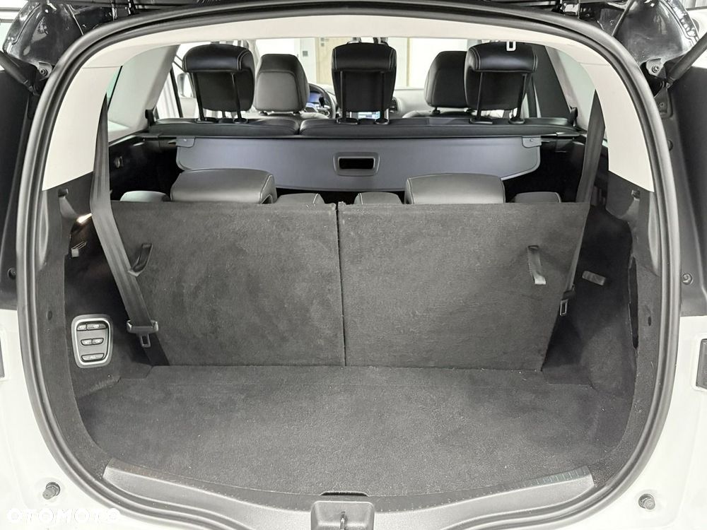 Renault Grand Scenic - 34
