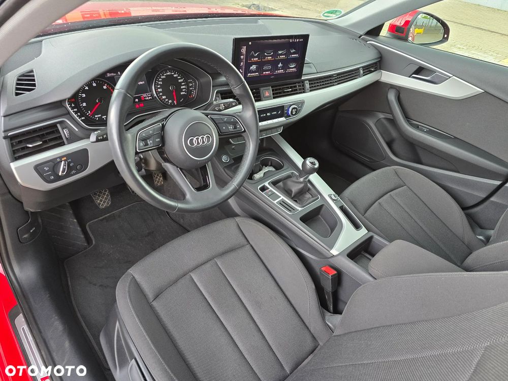 Audi A4 Avant 35 TFSI S line - 15