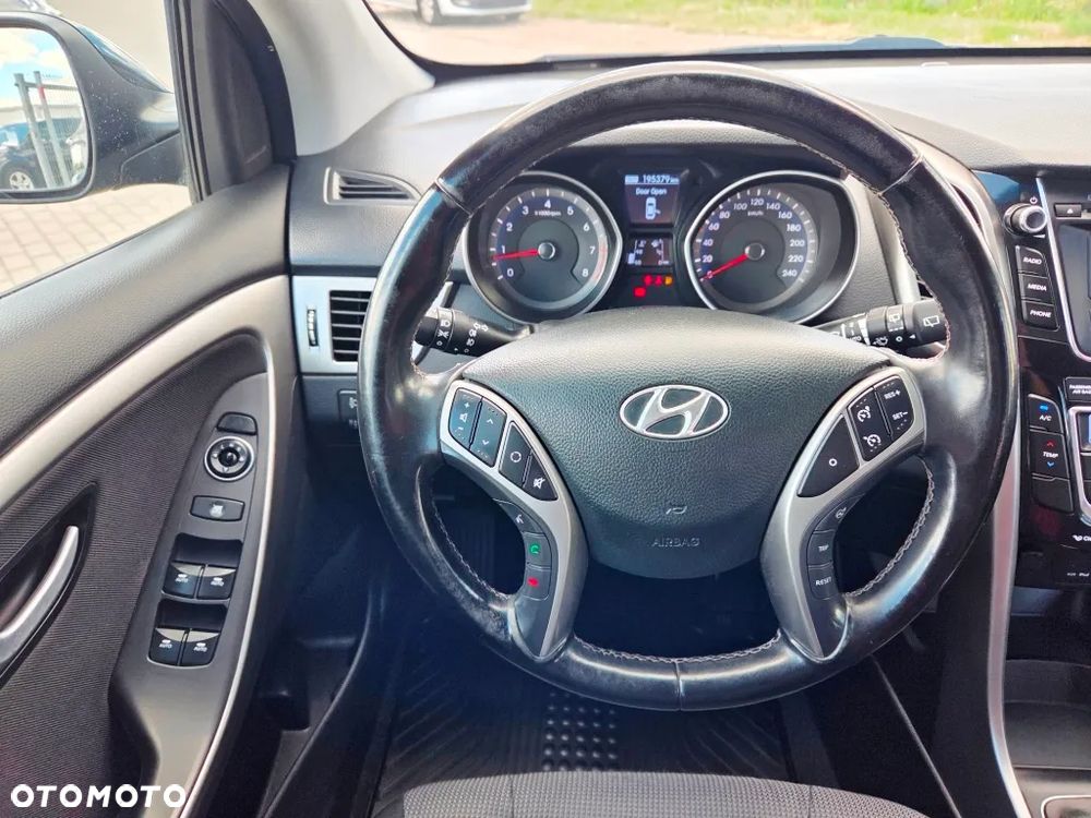 Hyundai i30 1.6 GDI Comfort - 35
