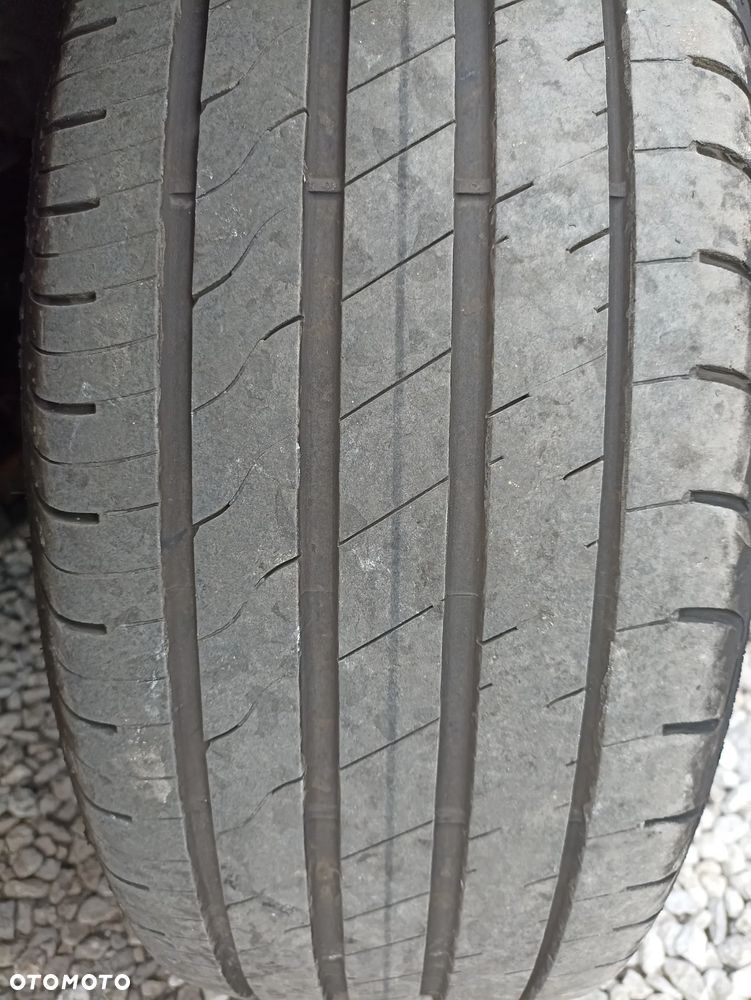 Ford Kuga 2.0 TDCi 2x4 Titanium - 37
