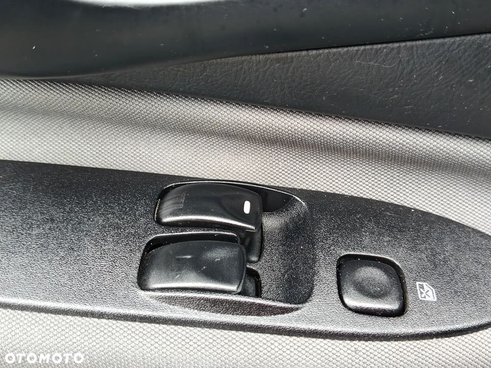 Mitsubishi Space Star 1.6 Intense - 21