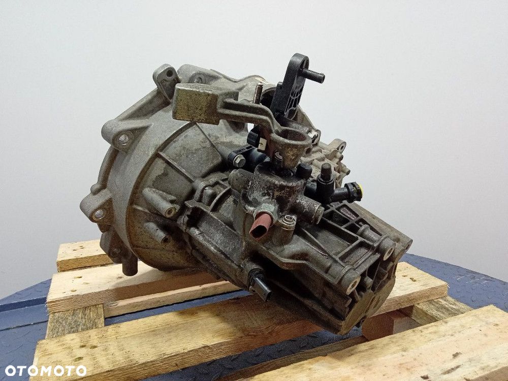 SKODA FABIA III NJ 1.0 MPI SKRZYNIA MANUALNA MANUAL UDB - 2