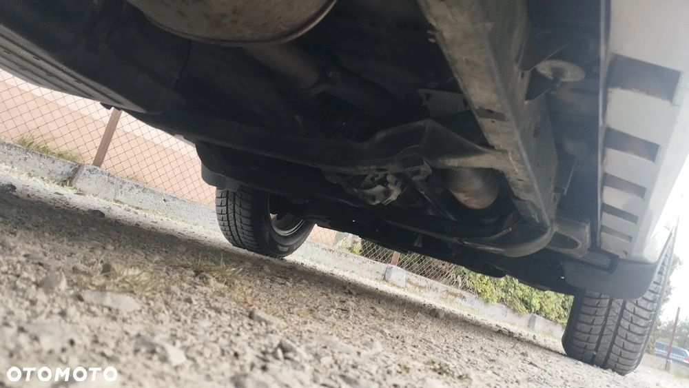 Mitsubishi Outlander 2.4 4WD Inform - 33