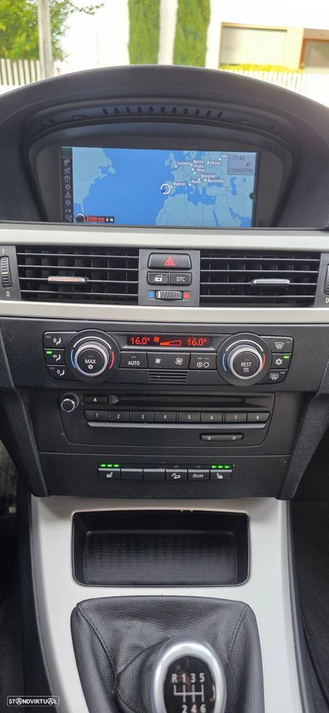 BMW 320 d Touring Navigation Sport - 17