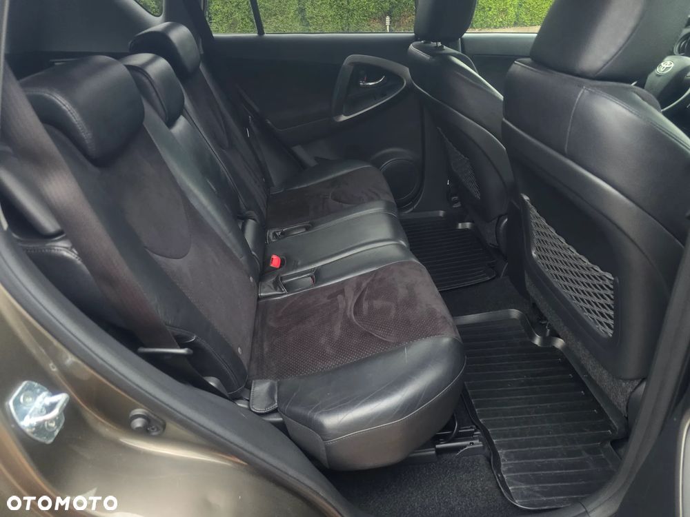 Toyota RAV4 2.0 VVT-i Premium - 29