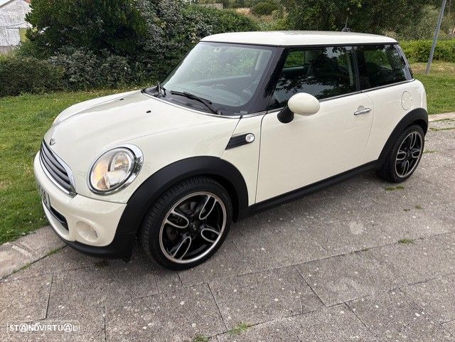 MINI 3 Portas One D - 1