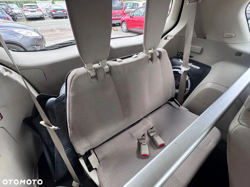 Mitsubishi Outlander 2.0 DID Instyle - 24