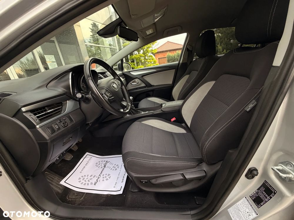 Toyota Avensis 2.0 Prestige MS - 32