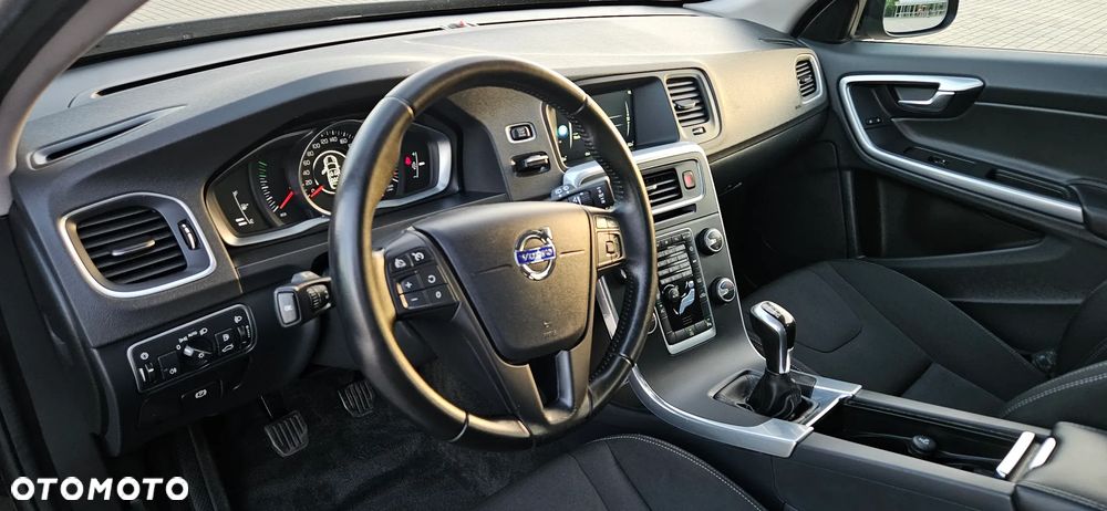 Volvo V60 D2 Momentum - 6