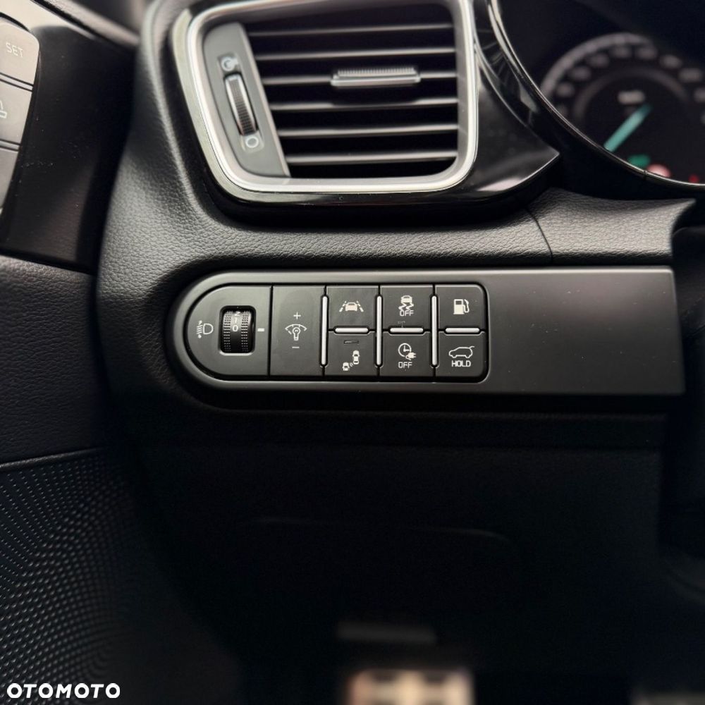 Kia Ceed - 31