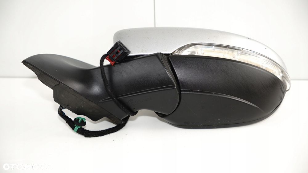 LUSTERKO LEWE VW PASSAT CC 05-10R 6PIN LA7W - 2