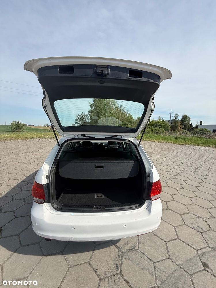 Volkswagen Golf 1.6 TDI Highline - 23