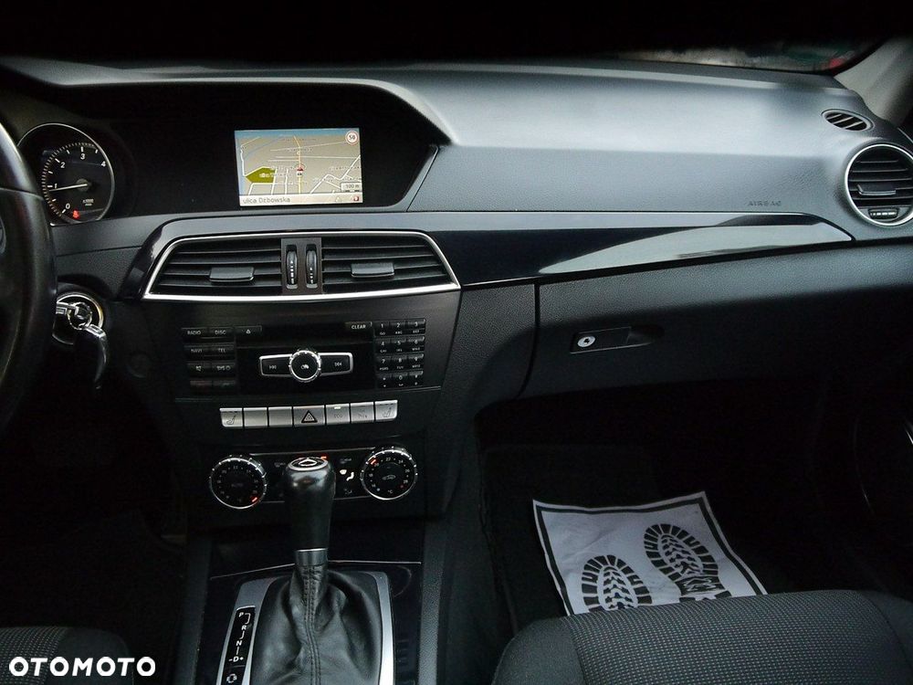 Mercedes-Benz Klasa C 220 CDI 7G-TRONIC Avantgarde Edition - 24