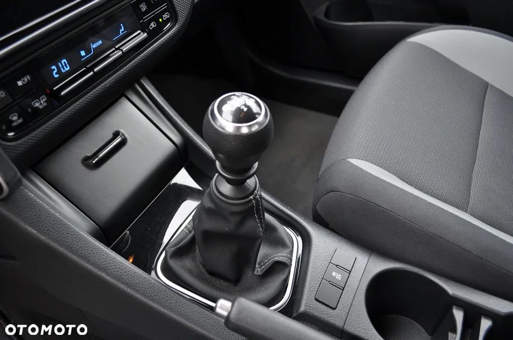 Toyota Auris 1.33 VVT-i Comfort - 23