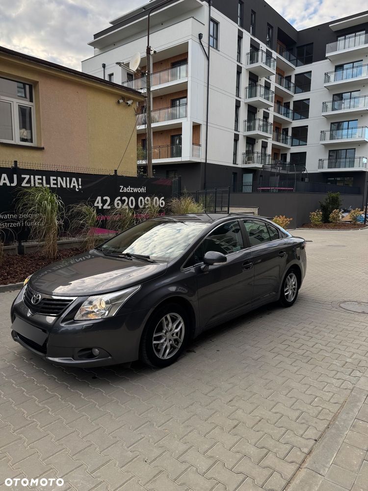 Toyota Avensis - 1