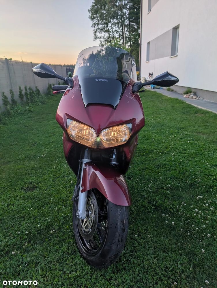 Honda VFR - 9