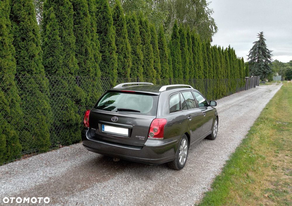 Toyota Avensis - 6