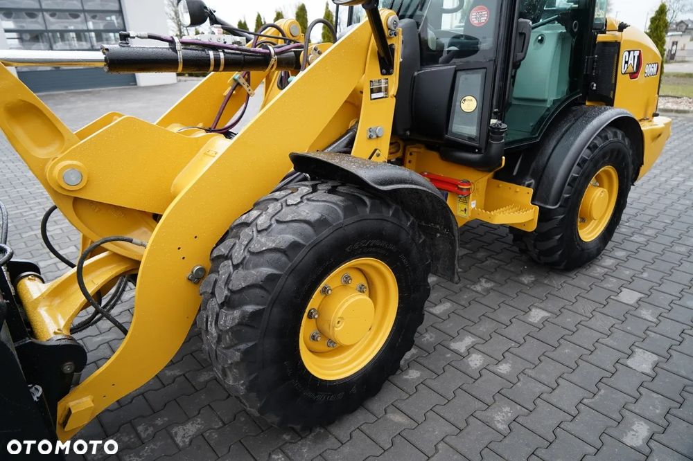 Caterpillar 906 M / ŁADOWARKA  CZOŁOWA / 2020 R / - 17