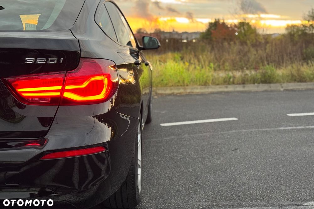 BMW 3GT 320i Advantage - 18