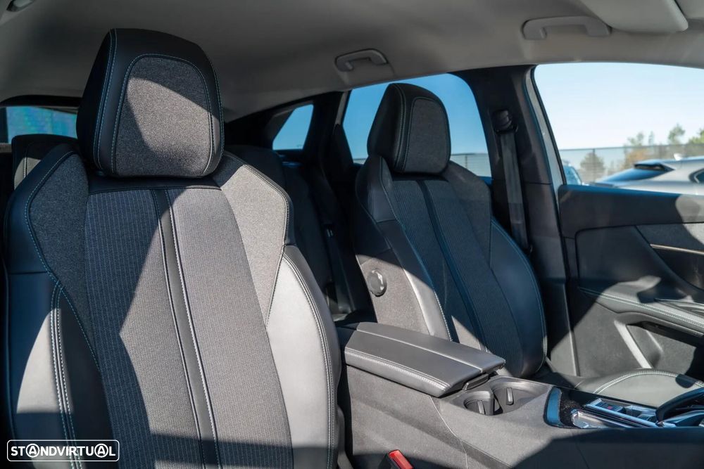 Peugeot 3008 1.6 Hybrid Allure Pack e-EAT8 - 26