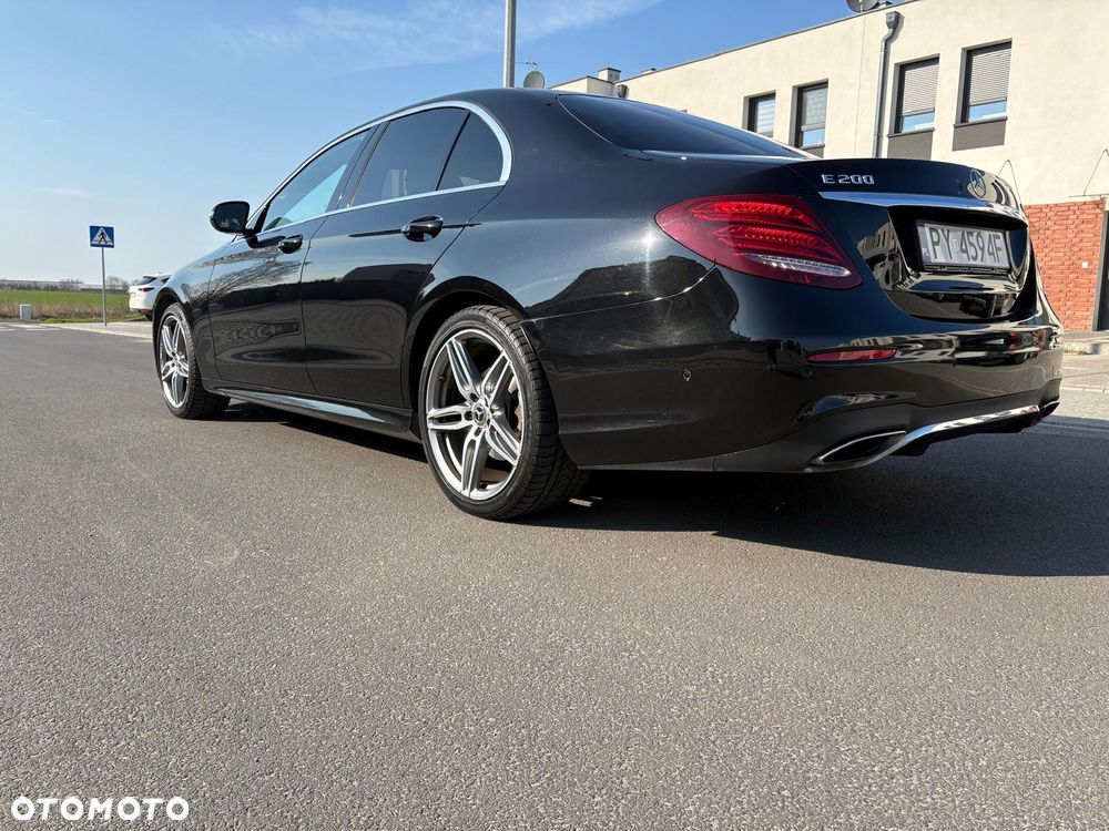 Mercedes-Benz Klasa E 200 4-Matic 9G-TRONIC - 11