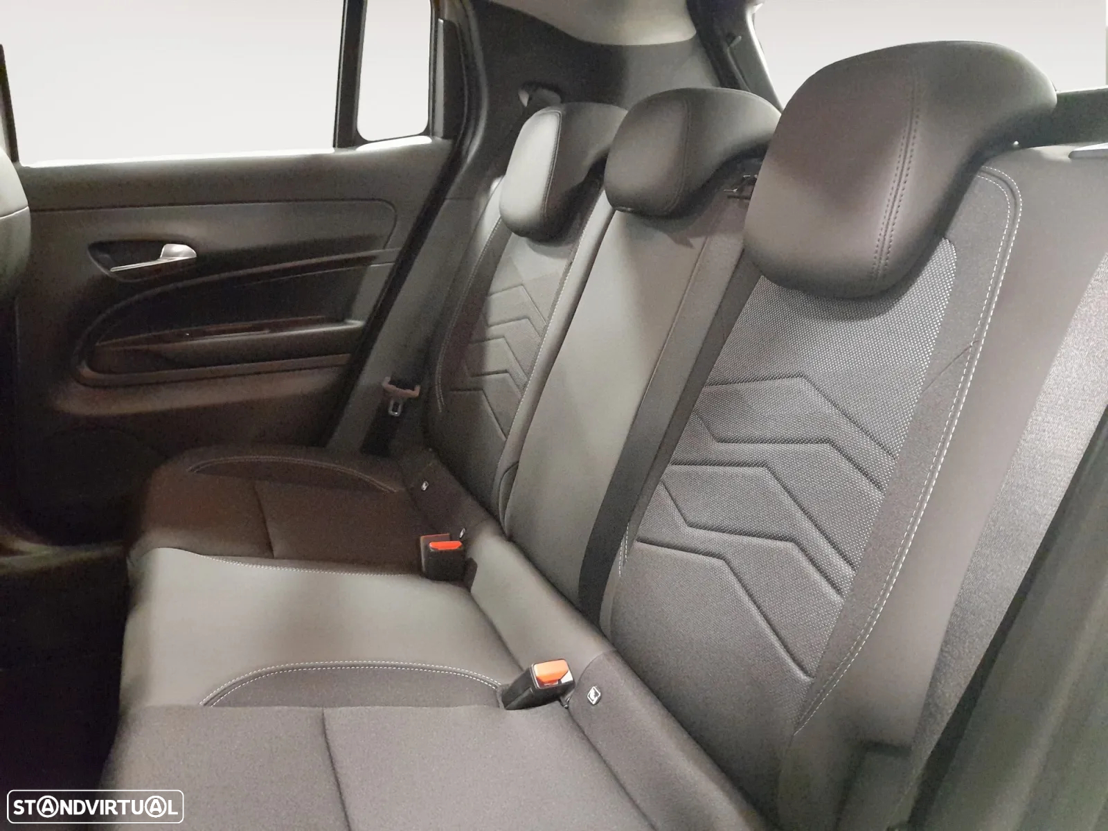 Jeep Avenger 1.2 GSE T3 Altitude - 15