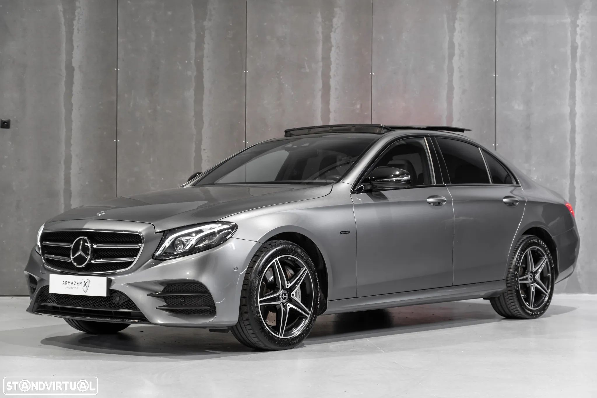 Mercedes-Benz E 300 e AMG Line - 1