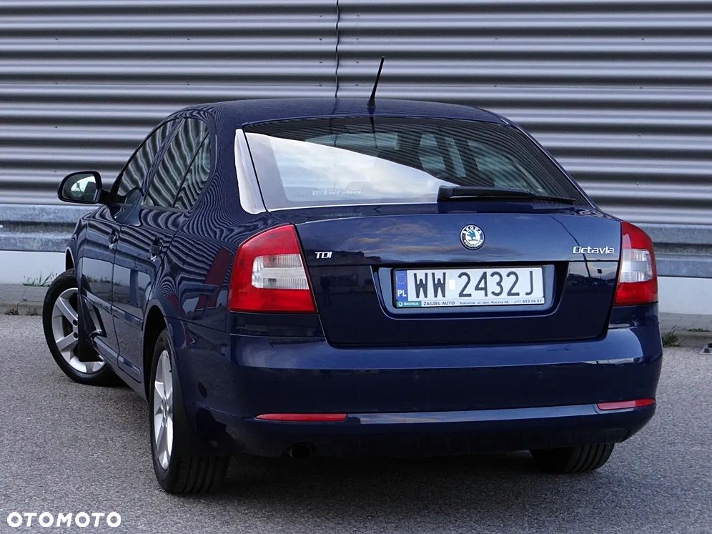Skoda Octavia 1.6 TDI Family DSG - 20