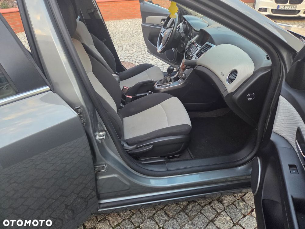 Chevrolet Cruze 1.8 LT - 16