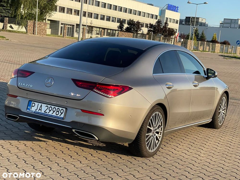 Mercedes-Benz CLA 220 4-Matic 7G-DCT - 3