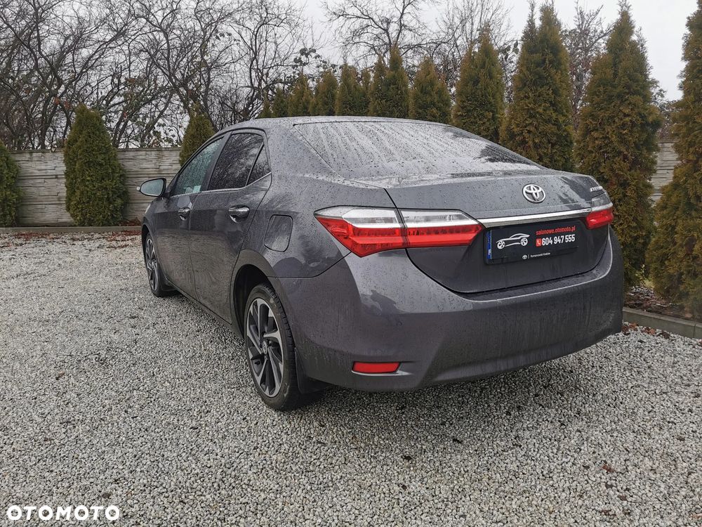 Toyota Corolla 1.6 Executive MS - 23