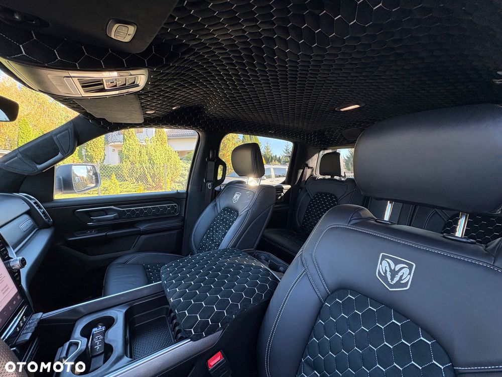 Dodge RAM 5.7 4x4 - 19