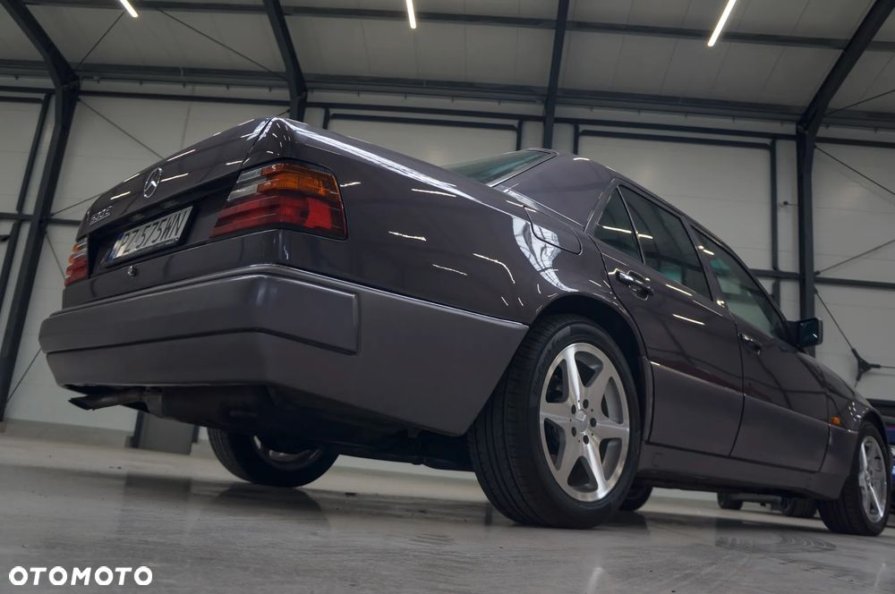 Mercedes-Benz W124 (1984-1993) - 38