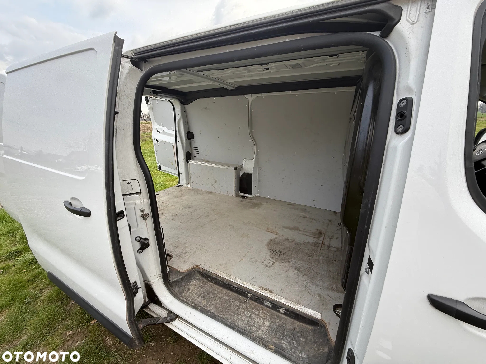 Opel VIVARO - 11