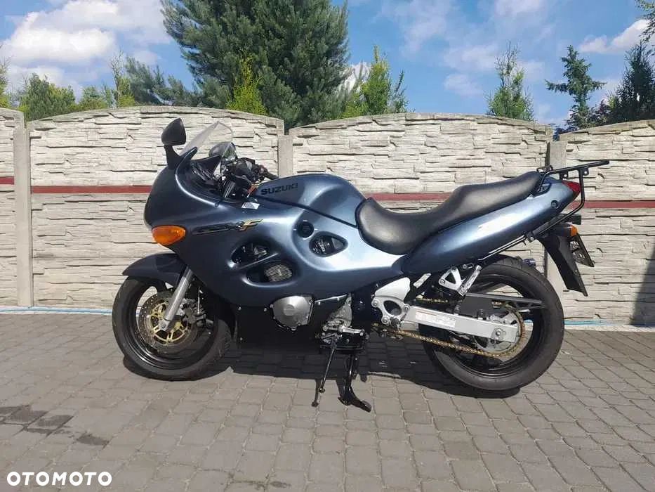 Suzuki GSX - 2