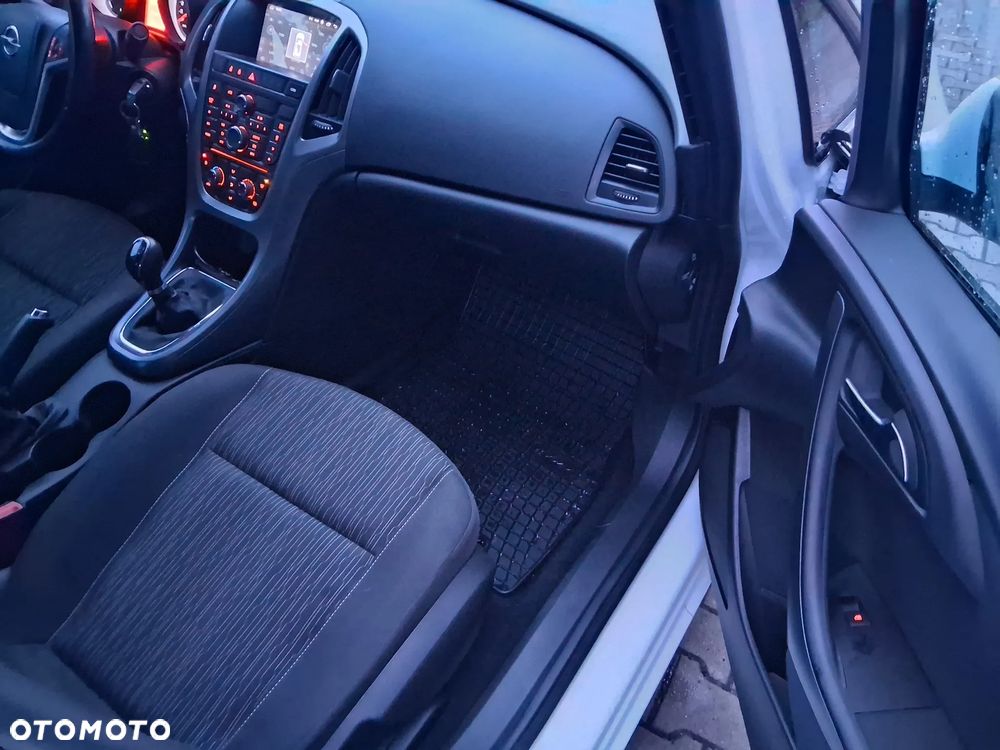 Opel Astra 1.6 Business EU6 - 29