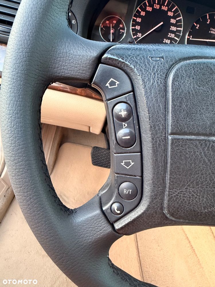 BMW Seria 7 728i L - 27