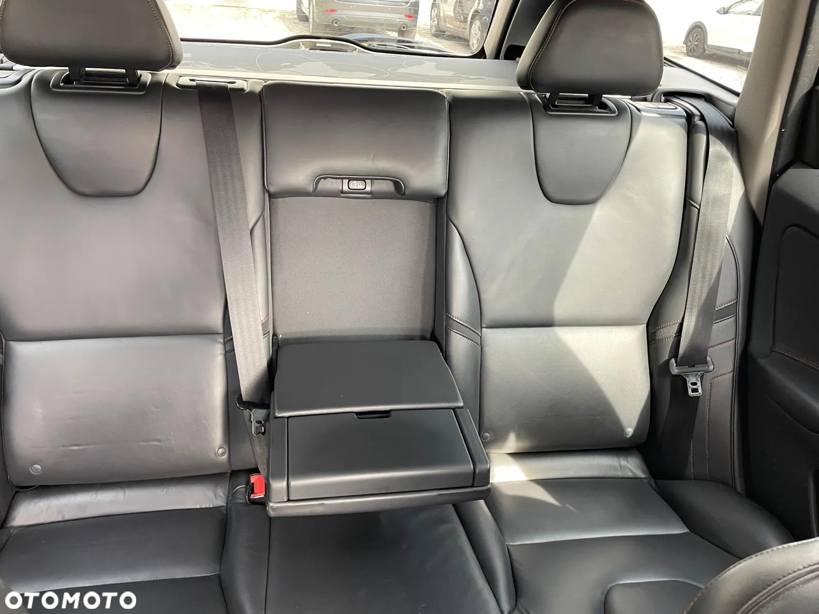 Volvo XC 60 D3 Drive-E Ocean Race - 22
