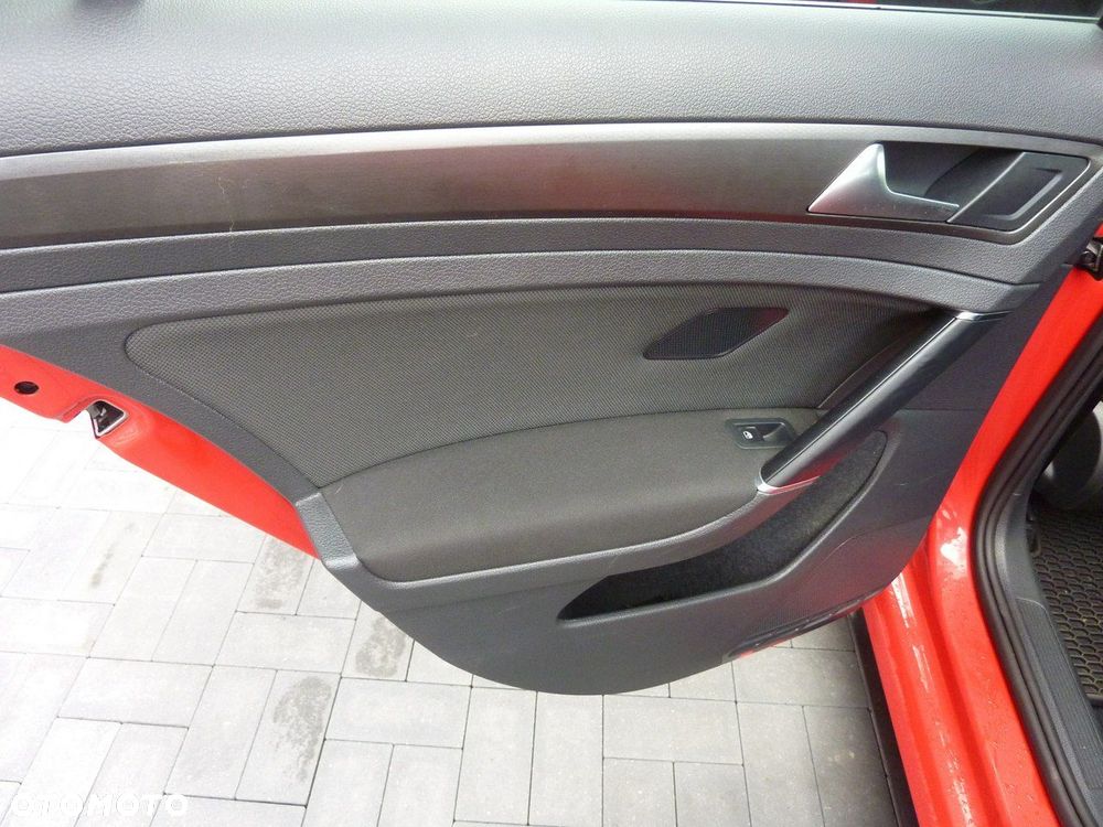 Volkswagen Golf - 33