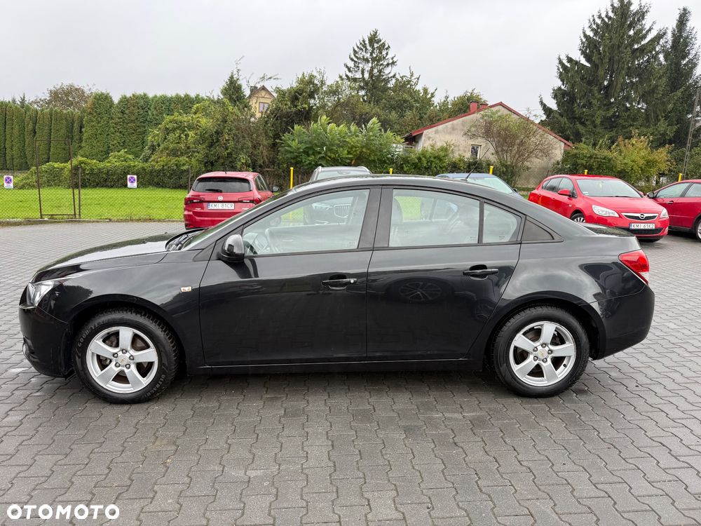Chevrolet Cruze 1.8 LS+ - 8