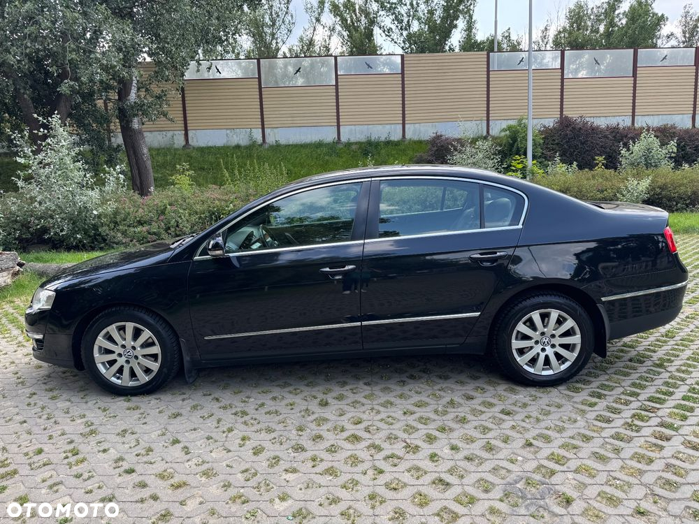 Volkswagen Passat 2.0 TDI DPF Highline - 16