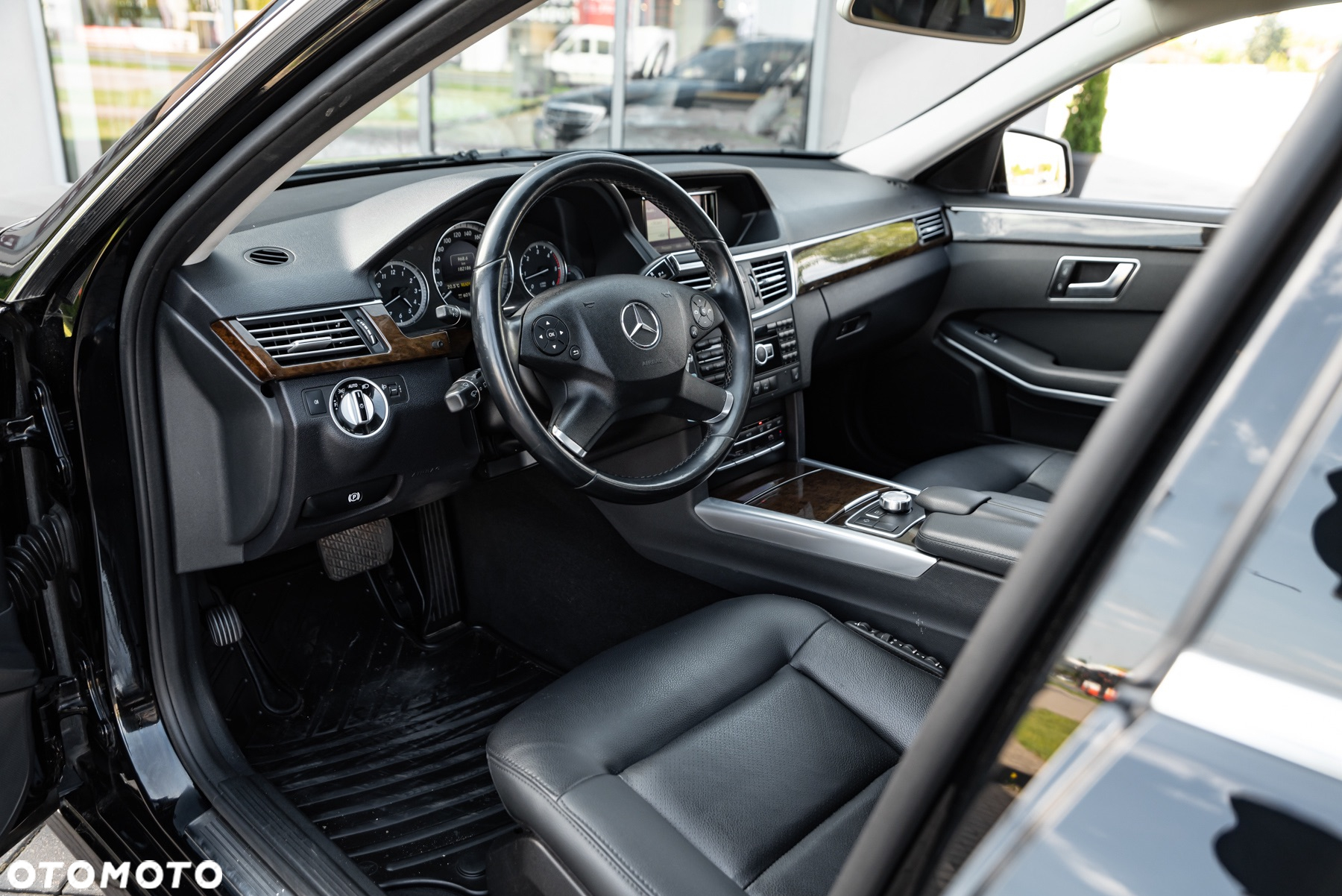 Mercedes-Benz Klasa E 300 T BlueTEC HYBRID 7G-TRONIC Avantgarde - 21