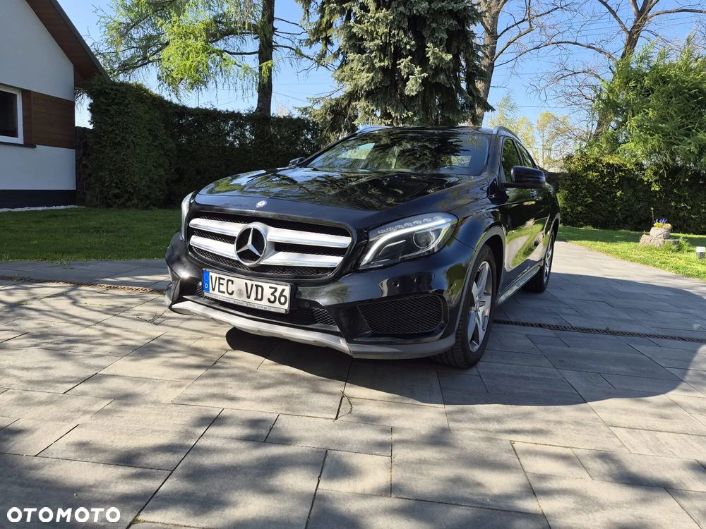 Mercedes-Benz GLA 200 AMG Line - 3